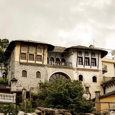 Emblematic House Apartment 2 Gjirokaster Bagian luar foto