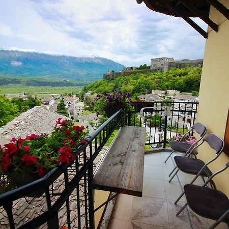 Emblematic House Apartment 2 Gjirokaster Bagian luar foto