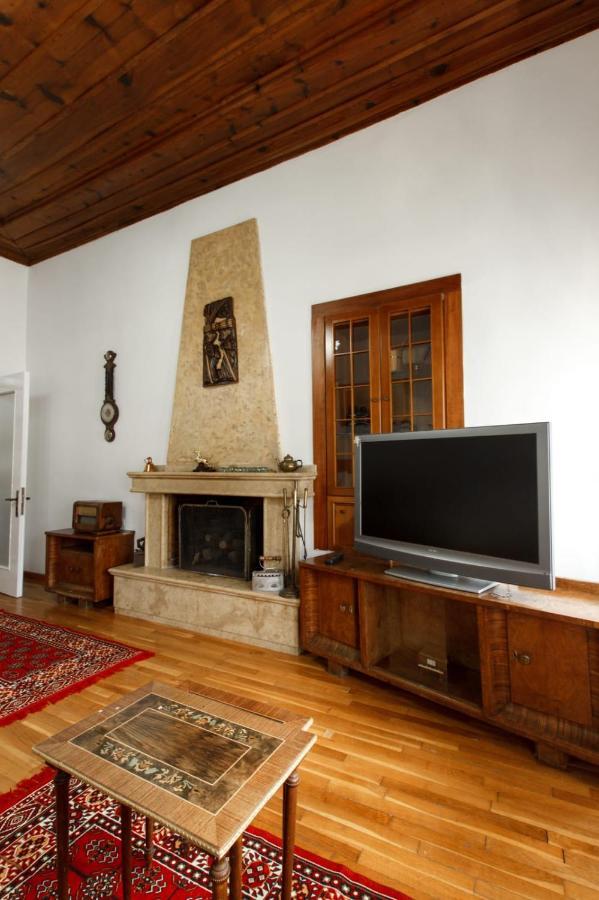 Emblematic House Apartment 2 Gjirokaster Bagian luar foto