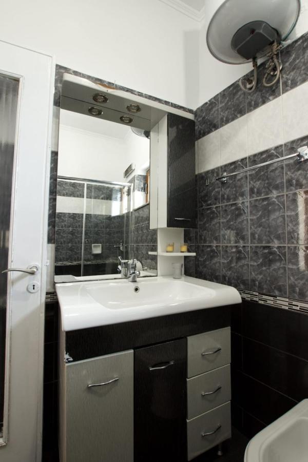 Emblematic House Apartment 2 Gjirokaster Bagian luar foto