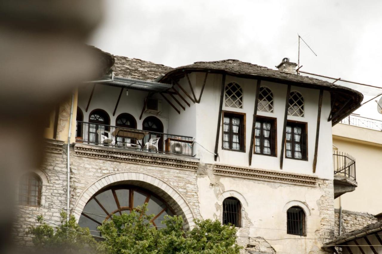 Emblematic House Apartment 2 Gjirokaster Bagian luar foto