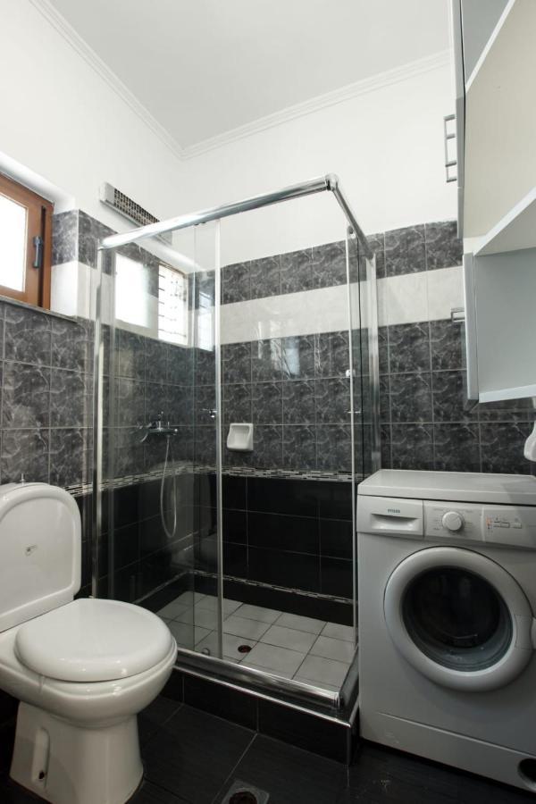 Emblematic House Apartment 2 Gjirokaster Bagian luar foto