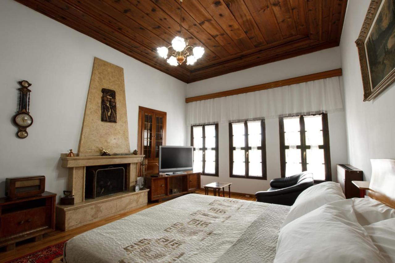 Emblematic House Apartment 2 Gjirokaster Bagian luar foto