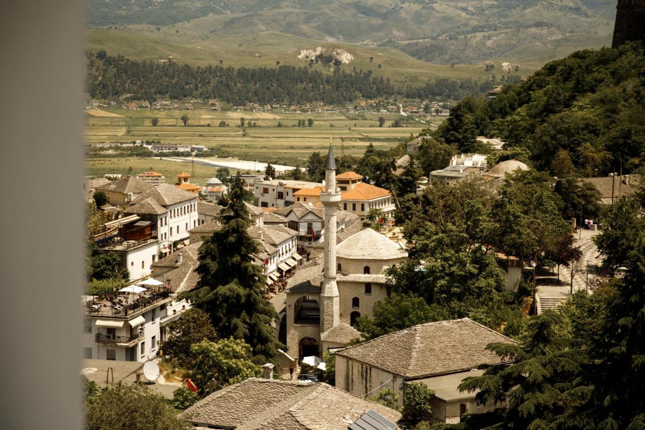 Emblematic House Apartment 2 Gjirokaster Bagian luar foto