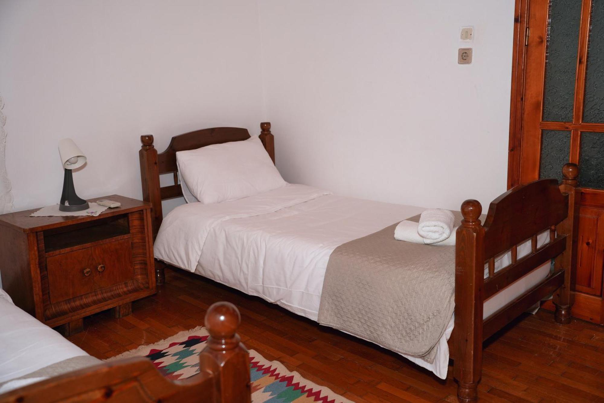 Emblematic House Apartment 2 Gjirokaster Bagian luar foto
