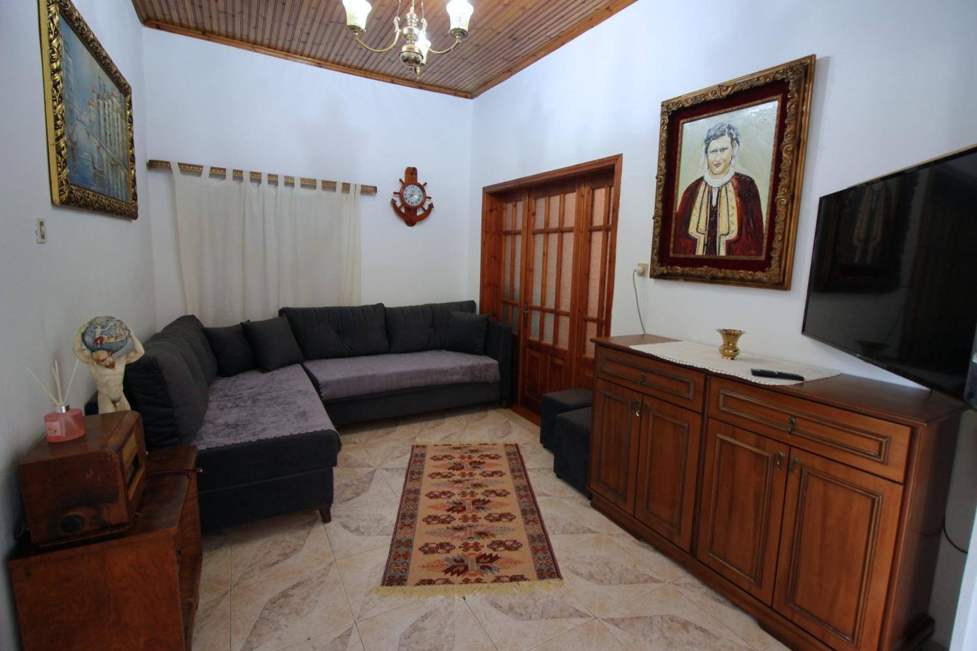 Emblematic House Apartment 2 Gjirokaster Bagian luar foto