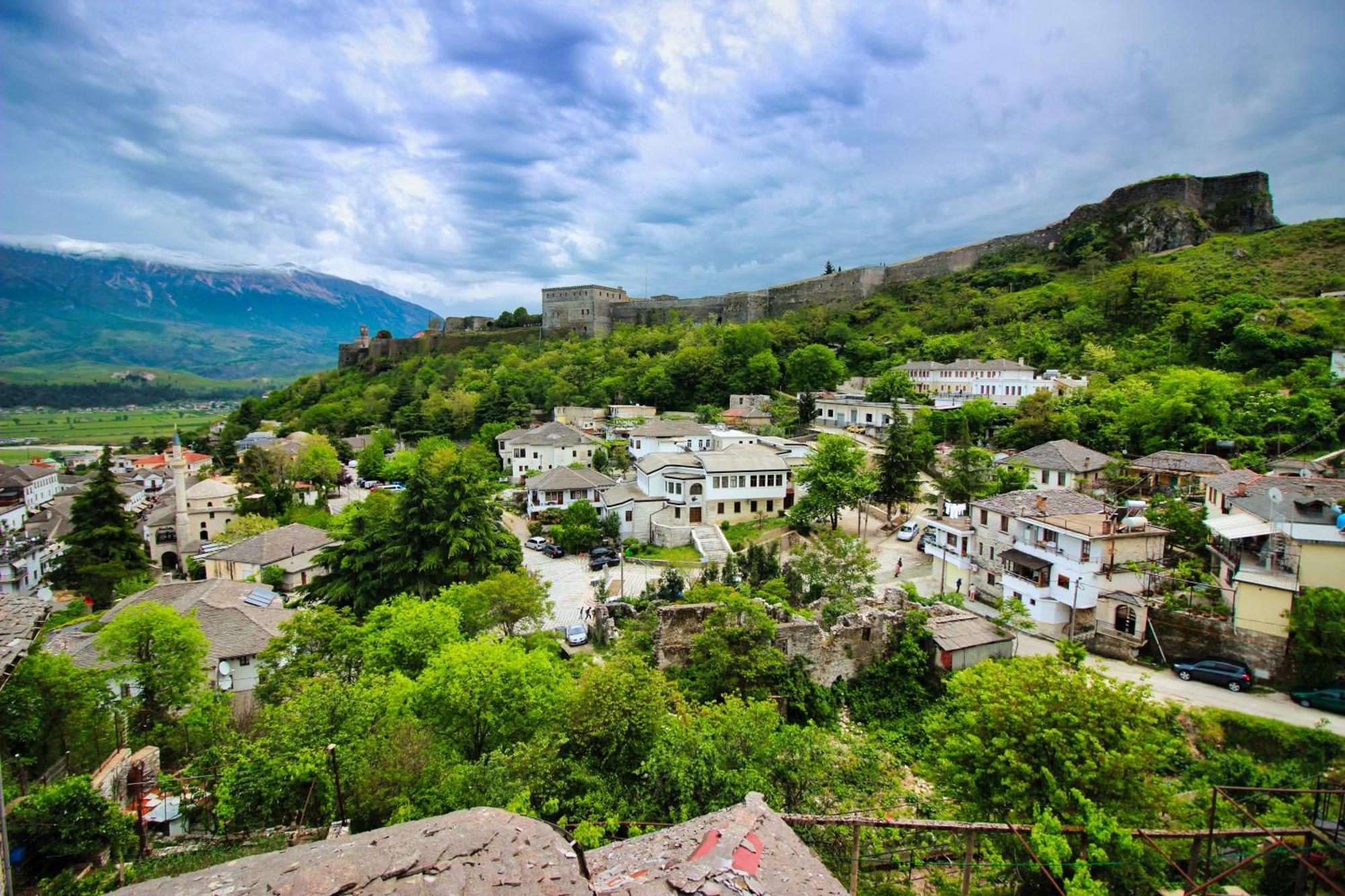Emblematic House Apartment 2 Gjirokaster Bagian luar foto