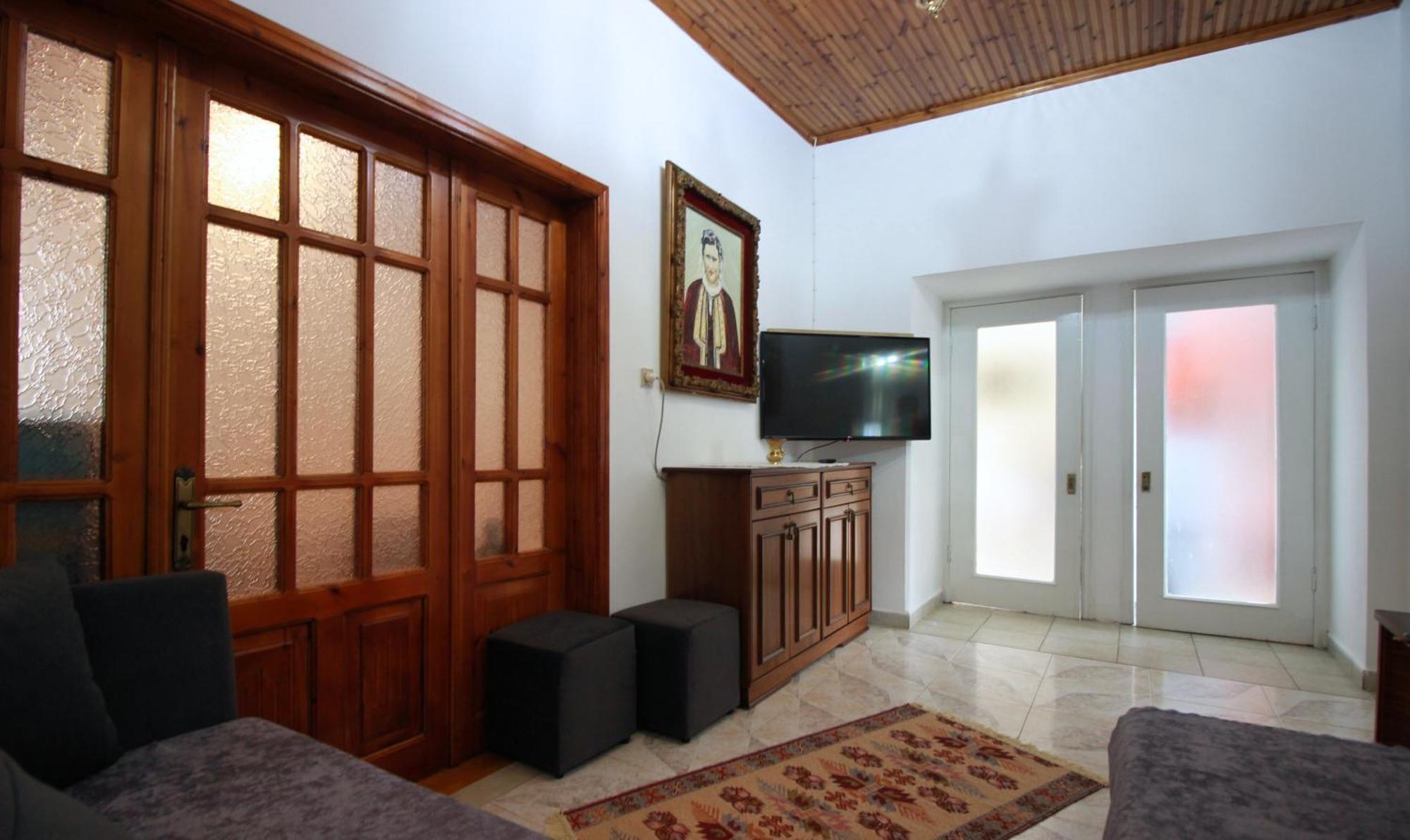 Emblematic House Apartment 2 Gjirokaster Bagian luar foto