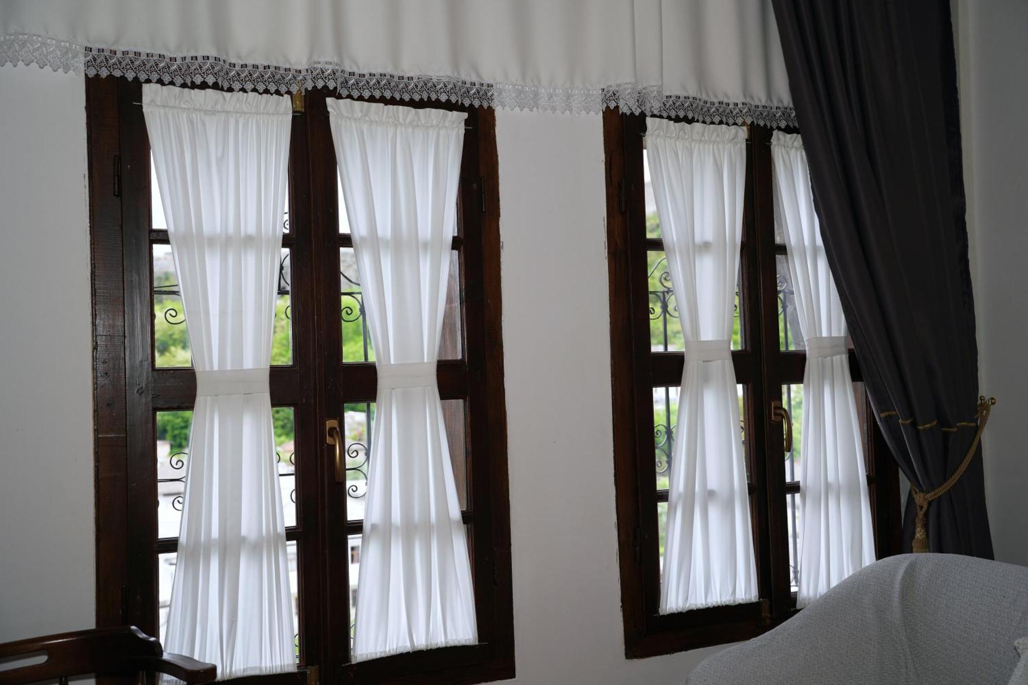 Emblematic House Apartment 2 Gjirokaster Bagian luar foto